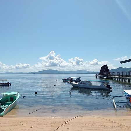 Mamalis Homestay Manado Ngoại thất bức ảnh